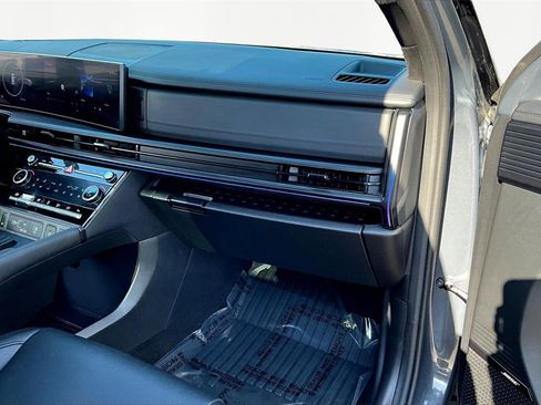 Used 2025 Hyundai Santa Fe Calligraphy image 17