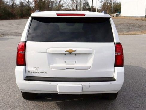 Used 2016 Chevrolet Suburban LT image 6