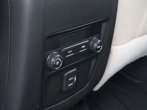Used 2024 Buick Enclave Essence FWD image 44