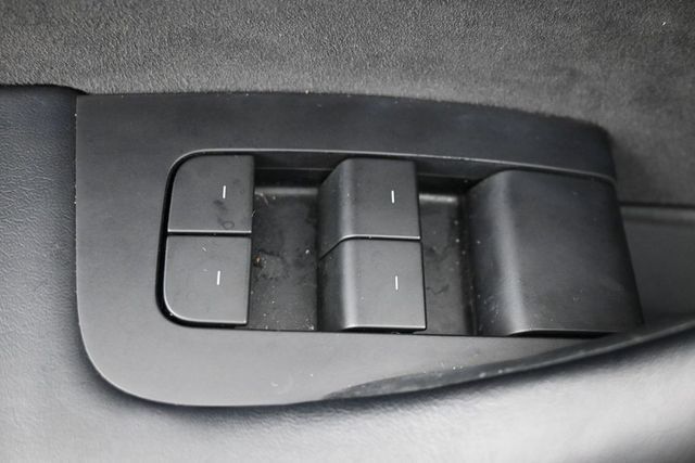 Used 2022 Tesla Model Y Long Range AWD/4WD image 13