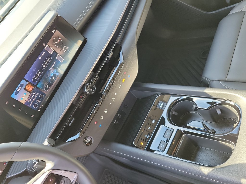 Used 2025 Nissan Murano SV FWD image 37