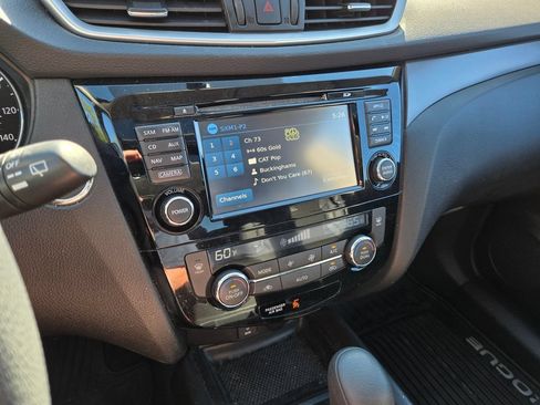 Used 2014 Nissan Rogue SV w/ SV Premium Package AWD/4WD image 26