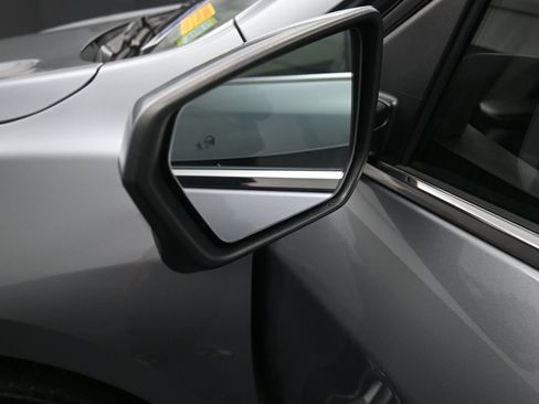 Used 2024 Chevrolet Equinox LT AWD/4WD image 14