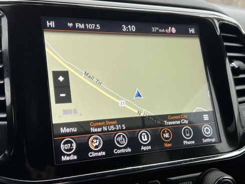 Used 2022 Jeep Grand Cherokee Laredo X image 24