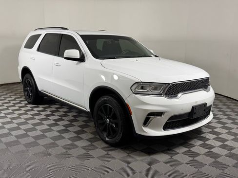 Used 2022 Dodge Durango SXT image 2