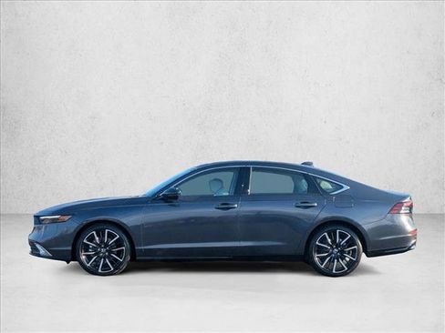 Used 2025 Honda Accord Touring image 9