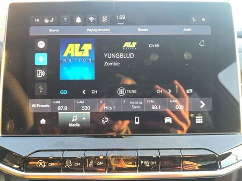 New 2026 Jeep Compass Limited image 17