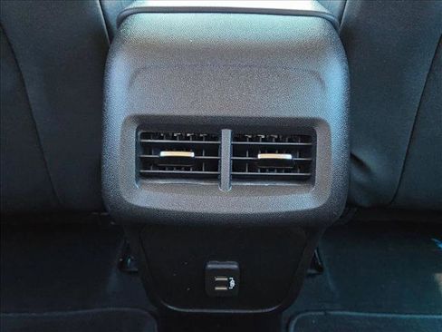 Used 2020 Chevrolet Equinox LT FWD image 16