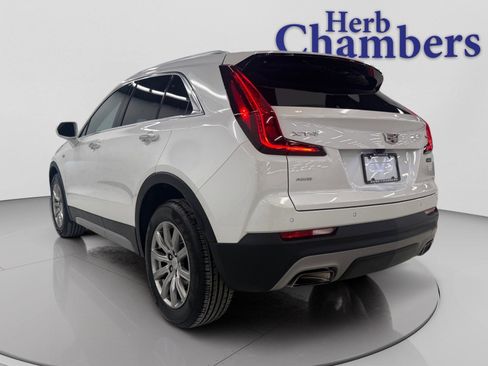 Used 2020 Cadillac XT4 Premium Luxury image 3