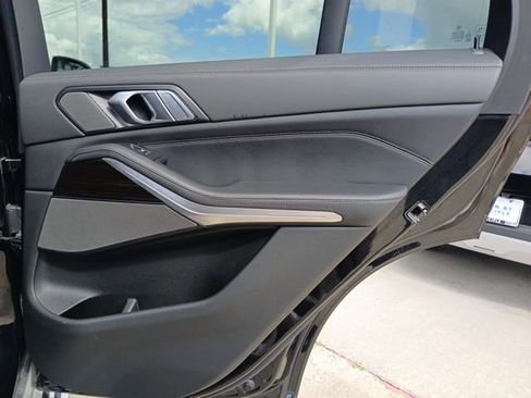 Used 2025 BMW X5 xDrive50e image 11