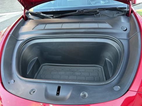 Used 2023 Tesla Model Y Long Range AWD/4WD image 41