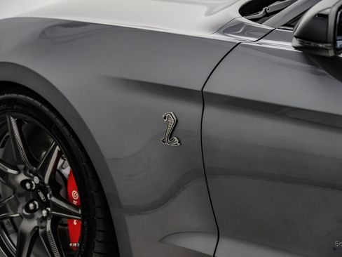 Used 2021 Ford Mustang Shelby GT500 w/ Carbon Fiber Track Pack RWD image 41