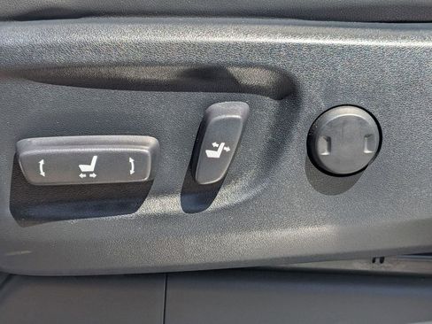 Used 2023 Lexus GX 460 Premium w/ Accessory Package AWD/4WD image 18