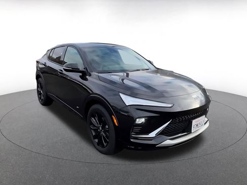 Used 2025 Buick Envista Sport Touring image 3