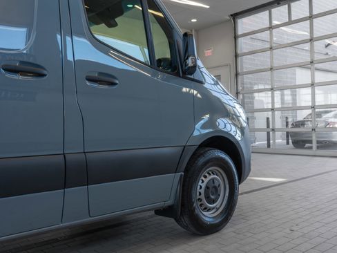 Used 2025 Mercedes-Benz Sprinter 2500 image 31