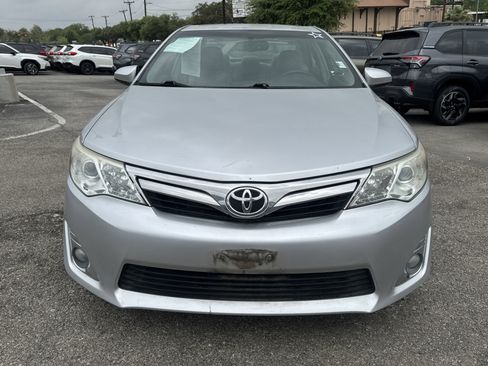 Used 2014 Toyota Camry XLE w/ Convenience Package image 8