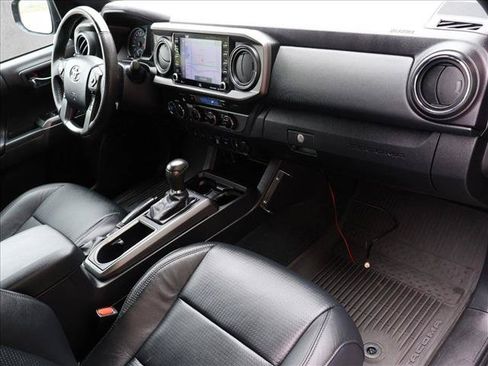 Used 2023 Toyota Tacoma TRD Off-Road w/ TRD Premium Off Road Package AWD/4WD image 27