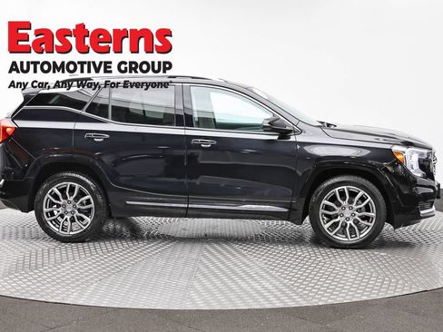 Used 2022 GMC Terrain Denali w/ Denali Premium Package AWD/4WD image 4