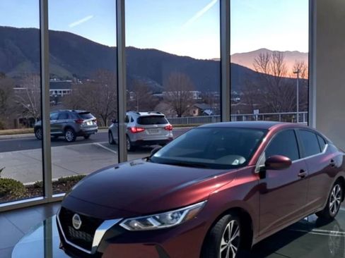 Used 2020 Nissan Sentra SV FWD image 1