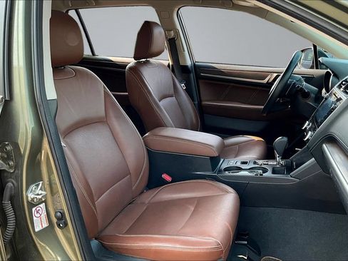 Used 2018 Subaru Outback 2.5i Touring AWD/4WD image 25
