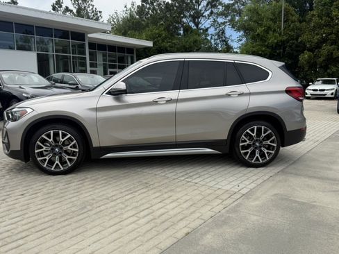 Used 2022 BMW X1 sDrive28i w/ Convenience Package FWD image 3
