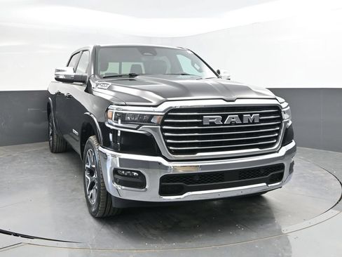 Used 2025 RAM 1500 Laramie AWD/4WD image 4