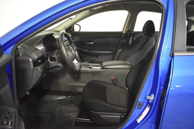 Used 2025 Nissan Sentra SV FWD image 11
