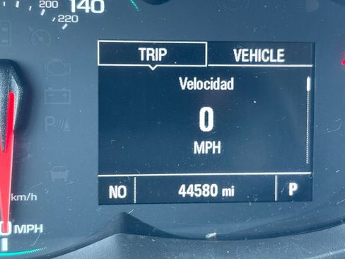 Used 2022 Chevrolet Trax LT w/ LT Convenience Package image 6