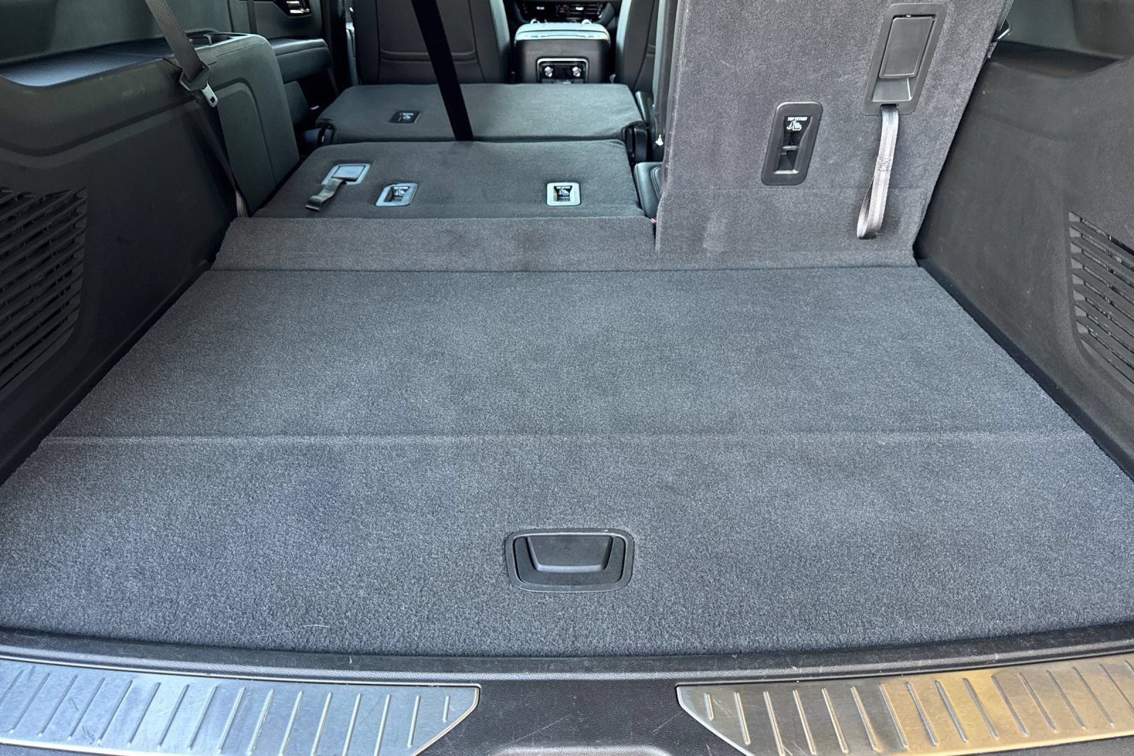Certified 2026 Chevrolet Suburban RST RWD image 17