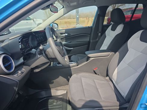 New 2026 Chevrolet Trax LS w/ LS Convenience Package FWD image 10