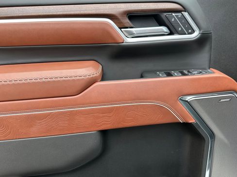 Certified 2025 GMC Sierra 2500 Denali Ultimate AWD/4WD image 11