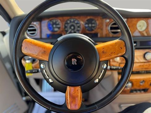 Used 2006 Rolls-Royce Phantom Sedan RWD image 80