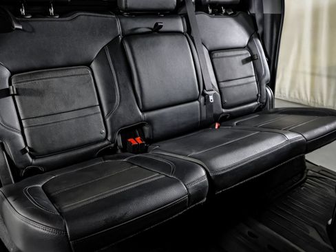 Used 2023 GMC Sierra 3500 Denali w/ Technology Package AWD/4WD image 32