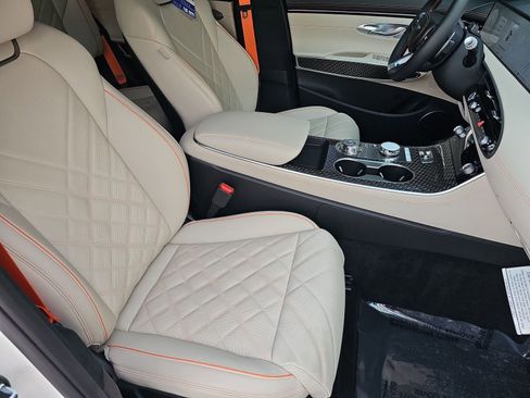 Certified 2026 Genesis GV70 3.5T Sport Prestige AWD/4WD image 18