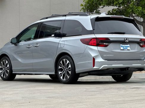 New 2026 Honda Odyssey Elite image 6