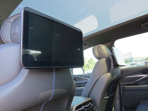 New 2025 Cadillac Escalade IQ Sport 1 w/ LPO, ONYX Package image 16