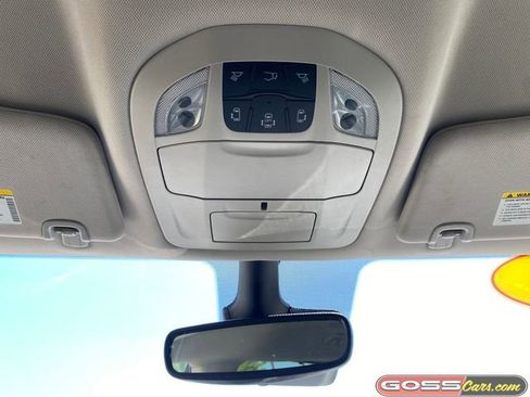Used 2024 Chrysler Pacifica Touring-L FWD image 15