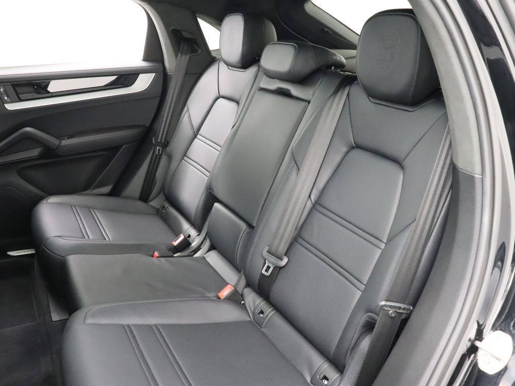 Used 2024 Porsche Cayenne Coupe w/ Premium Package Plus AWD/4WD image 35
