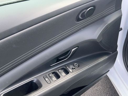 Certified 2025 Hyundai Elantra Sport image 13