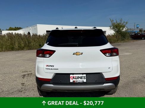 Used 2024 Chevrolet TrailBlazer LT w/ Driver Confidence Package image 8