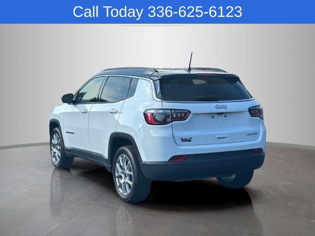 Used 2025 Jeep Compass Limited AWD/4WD image 5