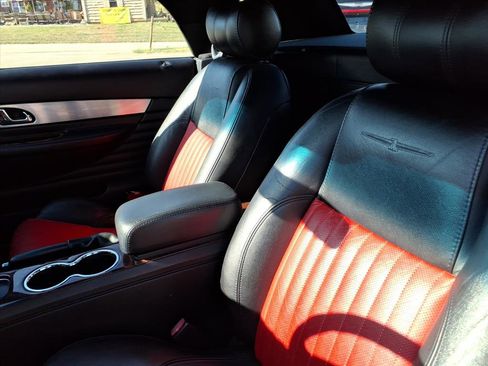 Used 2004 Ford Thunderbird Deluxe image 6