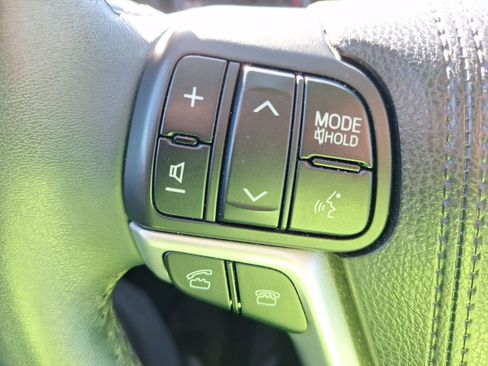 Used 2015 Toyota Highlander XLE image 22