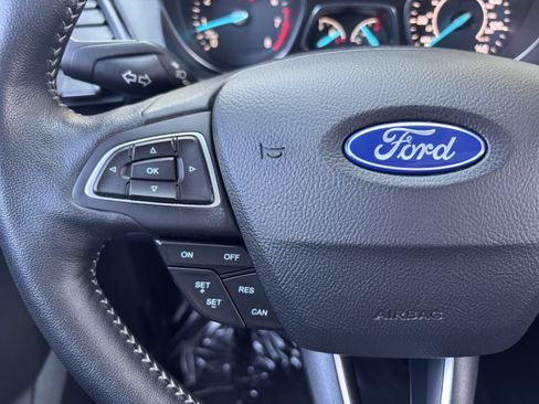 Used 2019 Ford Escape Titanium AWD/4WD image 16