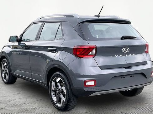 Used 2026 Hyundai Venue SEL FWD image 4