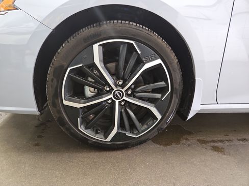 Used 2024 Nissan Altima 2.5 SR w/ SR Premium Package image 25