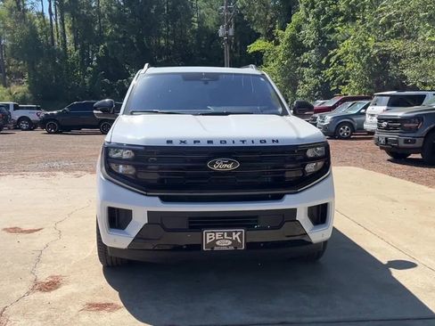 New 2025 Ford Expedition Platinum w/ Stealth Performance Package image 9