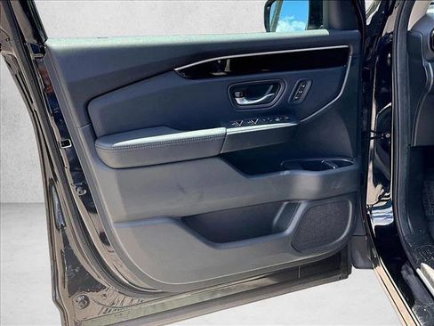 Used 2025 Honda Pilot EX-L image 17
