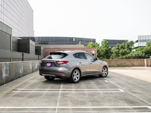 Used 2017 Maserati Levante S AWD/4WD image 48