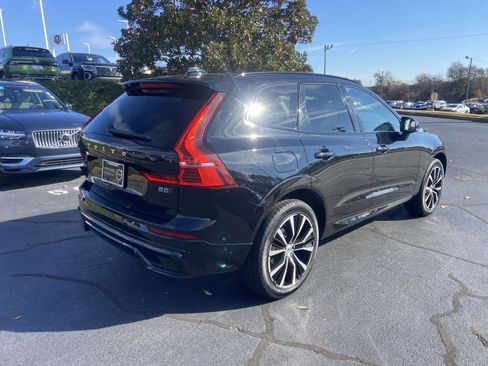 Certified 2024 Volvo XC60 B5 Plus image 9